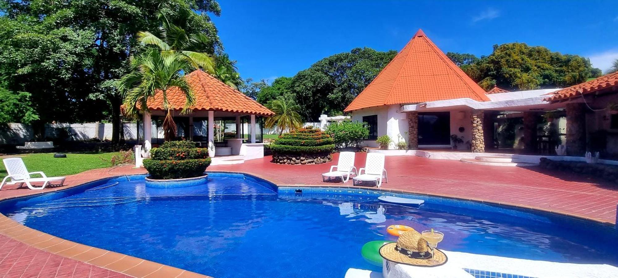 Mia Nueva Gorgona Exterior foto